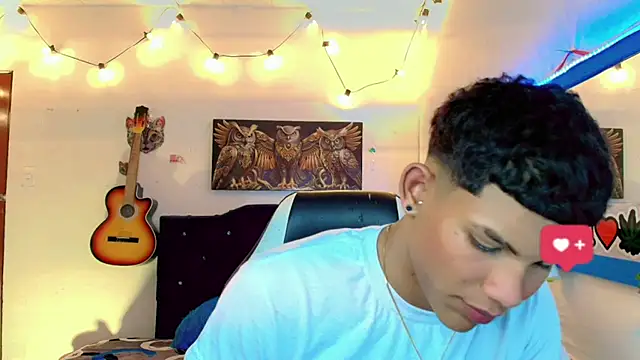 Snapshot of Damian_latinxxx chatting on 7, 2, 2025 Damian latinxxx online show from 7, 2, 2025