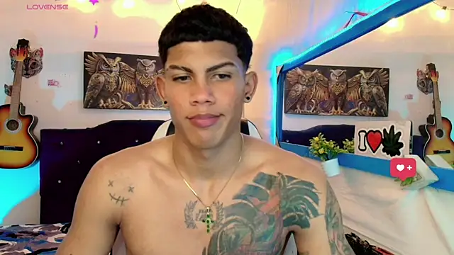 Snapshot of Damian_latinxxx chatting on 7, 2, 2025 Damian latinxxx online show from 7, 2, 2025