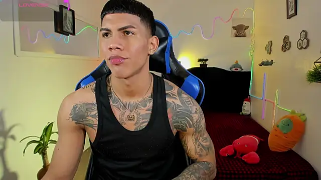 Damian latinxxx online show from 15, 2, 2026