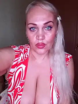 IsabellaBoni online show from 6, 12, 2024