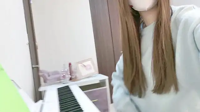 Snapshot of -SHINON- chatting on 24, 12, 2024 -SHINON- online show from 24, 12, 2024