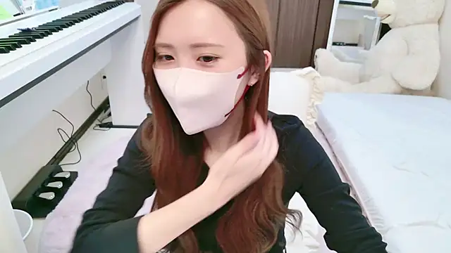 Snapshot of -SHINON- chatting on 12, 1, 2025 -SHINON- online show from 12, 1, 2025