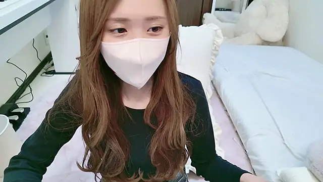 Snapshot of -SHINON- chatting on 12, 1, 2025 -SHINON- online show from 12, 1, 2025