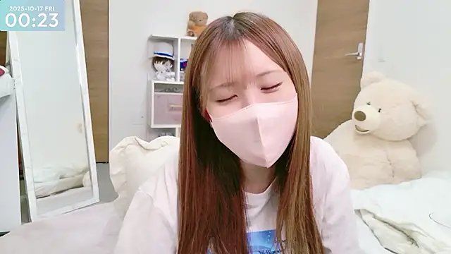 Snapshot of -SHINON- chatting on 16, 10, 2025 -SHINON- online show from 16, 10, 2025