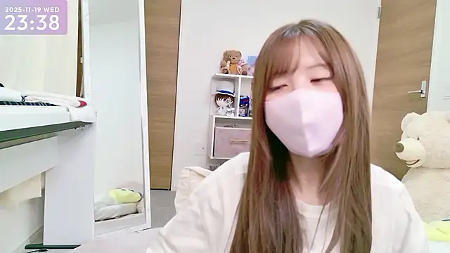 Snapshot of -SHINON- chatting on 19, 11, 2025 -SHINON- online show from 19, 11, 2025