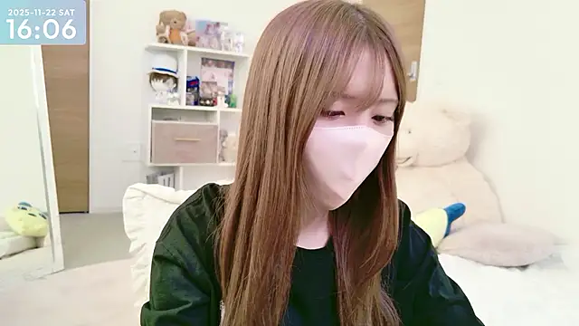 Snapshot of -SHINON- chatting on 22, 11, 2025 -SHINON- online show from 22, 11, 2025