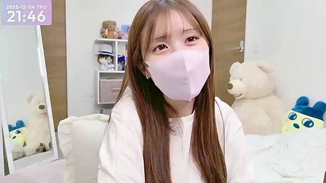 Snapshot of -SHINON- chatting on 4, 12, 2025 -SHINON- online show from 4, 12, 2025