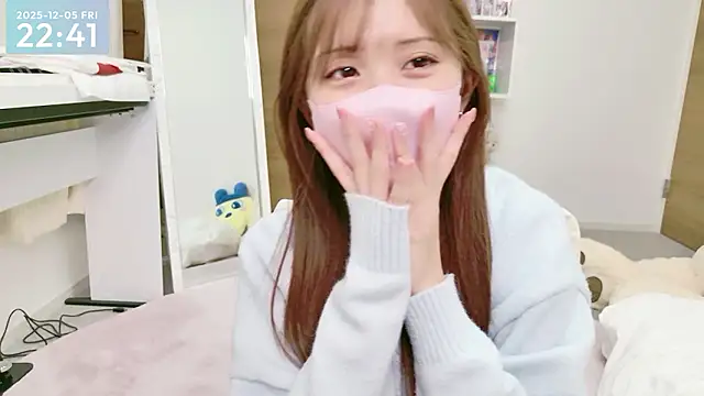 Snapshot of -SHINON- chatting on 5, 12, 2025 -SHINON- online show from 5, 12, 2025