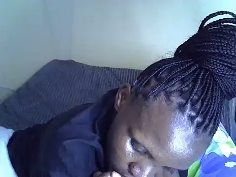 Snapshot of Sweet_serah chatting on 7, 10, 2025 Sweet serah online show from 7, 10, 2025