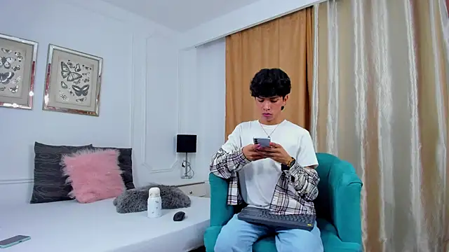 Snapshot of Santy_carrington chatting on 13, 2, 2025 Santy carrington online show from 13, 2, 2025