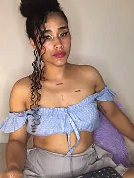 Snapshot of jaderossxx chatting on 4, 2, 2025 jaderossxx online show from 4, 2, 2025