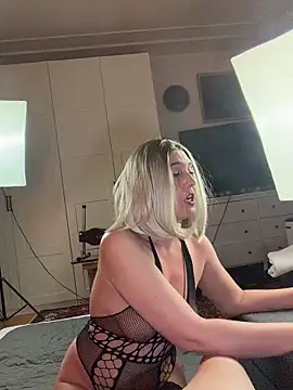 FoxyandTed online show from 25, 3, 2026