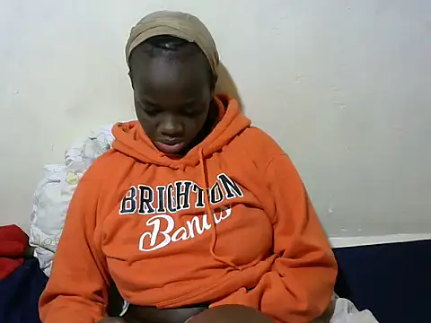 Snapshot of Thicky_kyla chatting on 17, 12, 2025 Thicky kyla online show from 17, 12, 2025