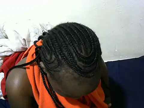 Snapshot of Thicky_kyla chatting on 19, 12, 2025 Thicky kyla online show from 19, 12, 2025