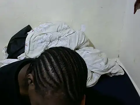 Snapshot of Thicky_kyla chatting on 6, 4, 2026 Thicky kyla online show from 6, 4, 2026