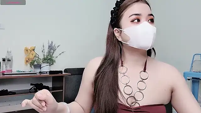 Snapshot of LyLy_Office chatting on 17, 2, 2025 LyLy Office online show from 17, 2, 2025