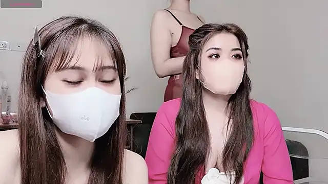 Snapshot of LyLy_Office chatting on 19, 2, 2025 LyLy Office online show from 19, 2, 2025