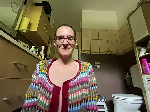 Milky hairy mommy online show from 22, 4, 2026