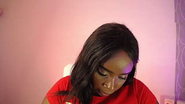 Snapshot of Britanymooree chatting on 4, 12, 2024 Britanymooree online show from 4, 12, 2024