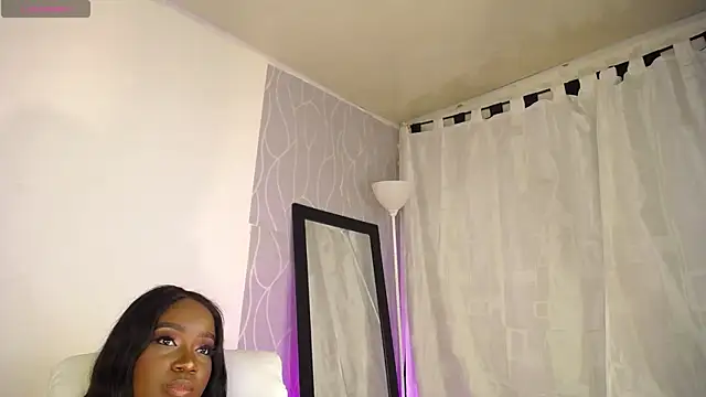 Snapshot of Britanymooree chatting on 13, 12, 2024 Britanymooree online show from 13, 12, 2024