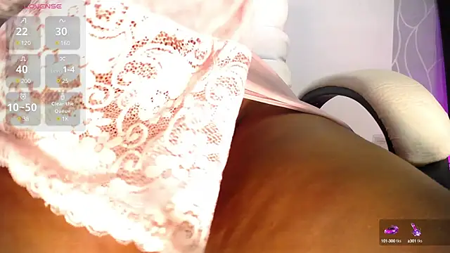 Snapshot of Britanymooree chatting on 15, 12, 2024 Britanymooree online show from 15, 12, 2024