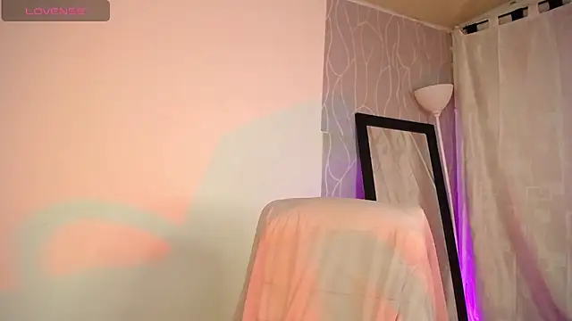 Snapshot of Britanymooree chatting on 8, 2, 2025 Britanymooree online show from 8, 2, 2025