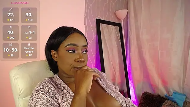 Snapshot of Britanymooree chatting on 17, 3, 2025 Britanymooree online show from 17, 3, 2025