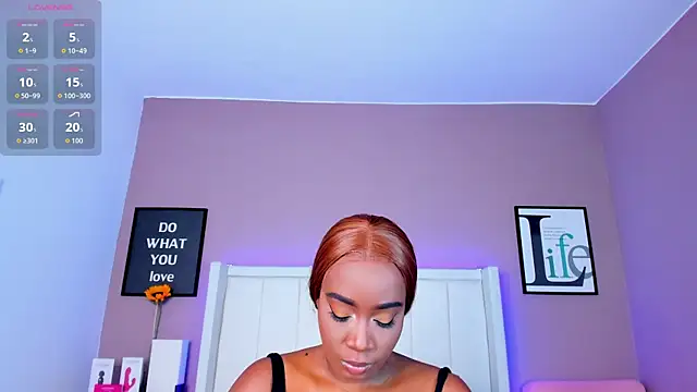 Snapshot of Britanymooree chatting on 23, 9, 2025 Britanymooree online show from 23, 9, 2025