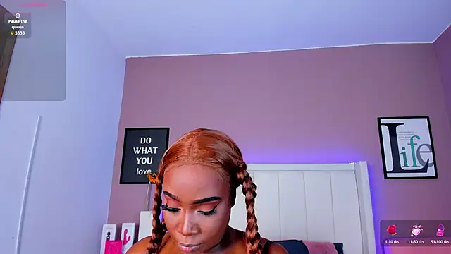 Snapshot of Britanymooree chatting on 25, 9, 2025 Britanymooree online show from 25, 9, 2025