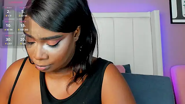 Snapshot of Britanymooree chatting on 29, 10, 2025 Britanymooree online show from 29, 10, 2025