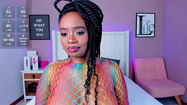 Snapshot of Britanymooree chatting on 3, 12, 2025 Britanymooree online show from 3, 12, 2025