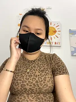 Snapshot of Odette68 chatting on 17, 10, 2025 Odette68 online show from 17, 10, 2025