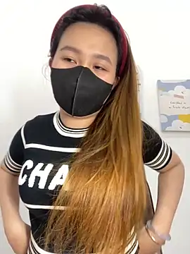 Snapshot of Odette68 chatting on 21, 10, 2025 Odette68 online show from 21, 10, 2025