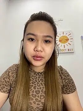 Snapshot of Odette68 chatting on 28, 11, 2025 Odette68 online show from 28, 11, 2025