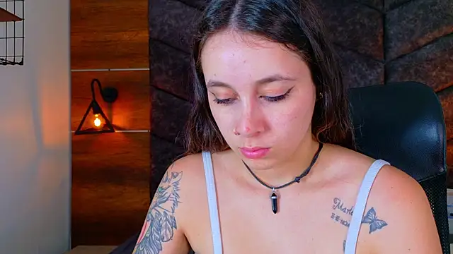 Snapshot of AmbarHills_1 chatting on 16, 10, 2025 AmbarHills 1 online show from 16, 10, 2025