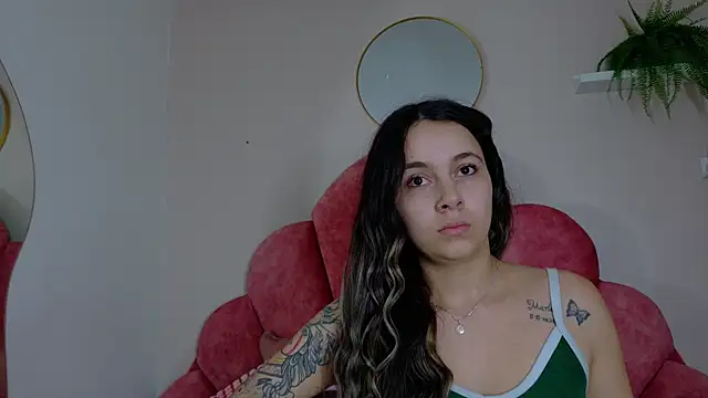 Snapshot of AmbarHills_1 chatting on 31, 10, 2025 AmbarHills 1 online show from 31, 10, 2025