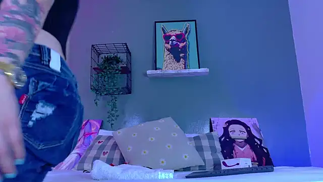 AmbarHills 1 online show from 16, 12, 2025