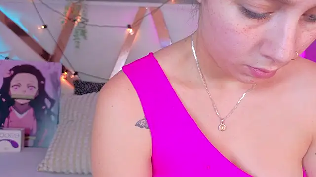 AmbarHills 1 online show from 8, 4, 2026