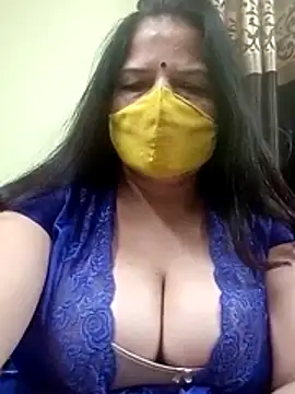 Snapshot of IndianAngle chatting on 6, 11, 2025 IndianAngle online show from 6, 11, 2025