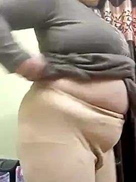 Snapshot of IndianAngle chatting on 27, 11, 2025 IndianAngle online show from 27, 11, 2025