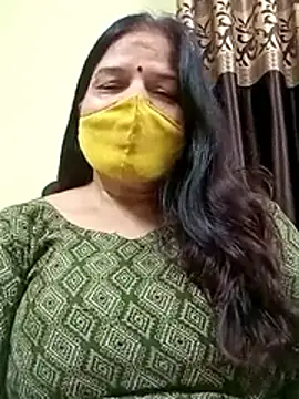 Snapshot of IndianAngle chatting on 30, 11, 2025 IndianAngle online show from 30, 11, 2025