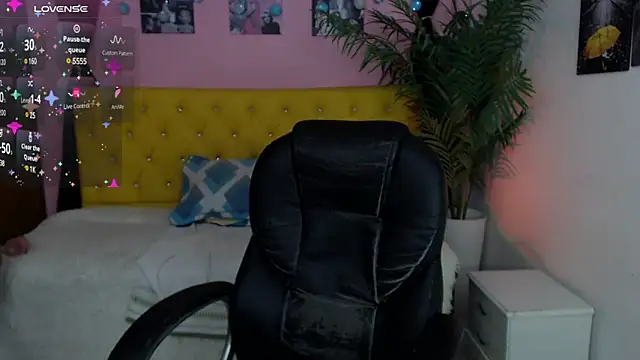 Snapshot of Aidan_twink chatting on 11, 3, 2025 Aidan twink online show from 11, 3, 2025