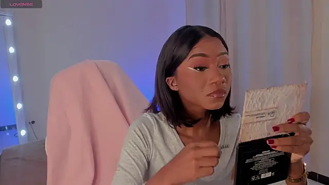 SavannahWildee online show from 5, 2, 2025