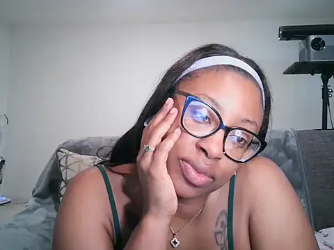Snapshot of Nyxie_Chaos chatting on 12, 6, 2026 Nyxie Chaos online show from 12, 6, 2026
