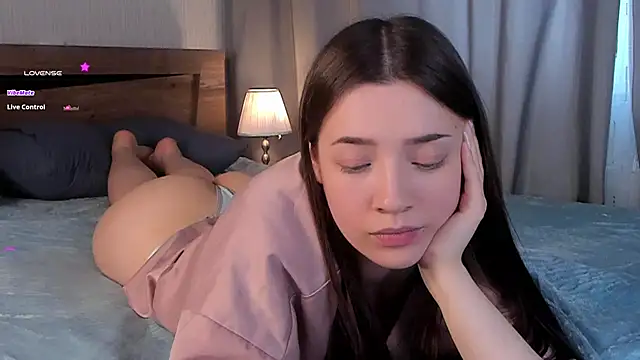 Snapshot of LowOncoming chatting on 7, 1, 2025 LowOncoming online show from 7, 1, 2025