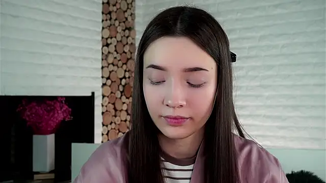 Snapshot of LowOncoming chatting on 18, 1, 2025 LowOncoming online show from 18, 1, 2025