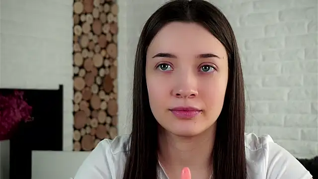 Snapshot of LowOncoming chatting on 20, 1, 2025 LowOncoming online show from 20, 1, 2025