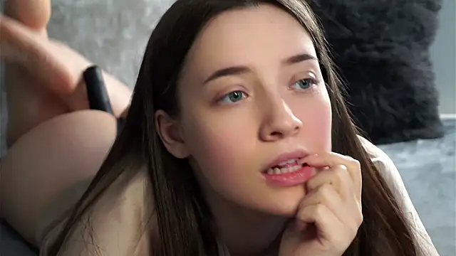 Snapshot of LowOncoming chatting on 4, 2, 2025 LowOncoming online show from 4, 2, 2025