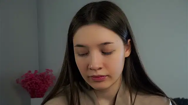 Snapshot of LowOncoming chatting on 14, 2, 2025 LowOncoming online show from 14, 2, 2025