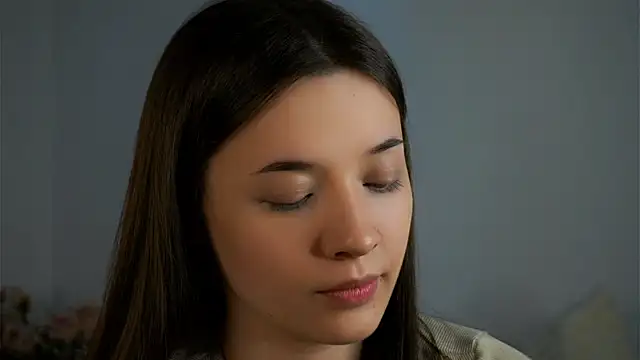 Snapshot of LowOncoming chatting on 8, 3, 2025 LowOncoming online show from 8, 3, 2025